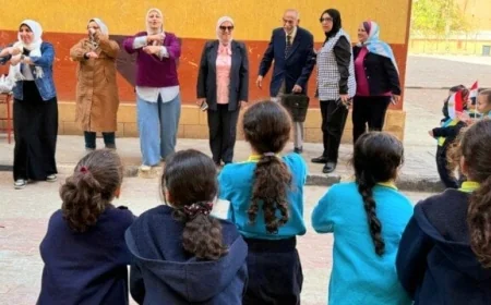 مدير تعليم القاهرة يؤكد أهمية الأنشطة والمسرح والرياضة في تشكيل شخصية الطالب