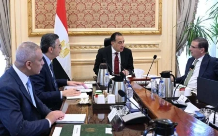 رئيس الوزراء يراقب وفرة السلع الاستراتيجية في الأسواق واستعدادات موسم حصاد القمح