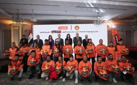 وزير العمل يؤكد أهمية الشراكة مع القطاع الخاص لحماية عمال التوصيل وتعزيز معايير السلامة المهنية