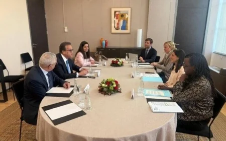 وزير الصحة يلتقي وزيرة الدولة الفرنسية لتعزيز الشراكات في مجال الصحة الواحدة