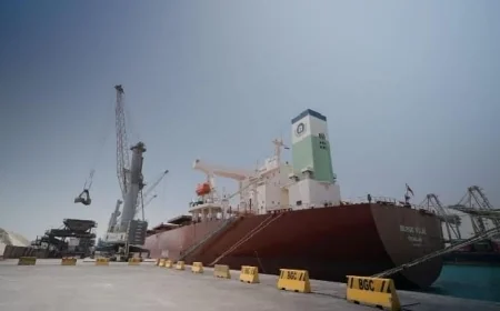 تداول أكثر من 17 ألف طن بضائع و947 شاحنة في موانئ البحر الأحمر