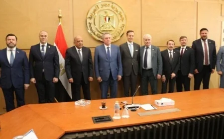 وزير الكهرباء يعلن خطة التحول نحو الطاقة النظيفة وسبل الاعتماد عليها