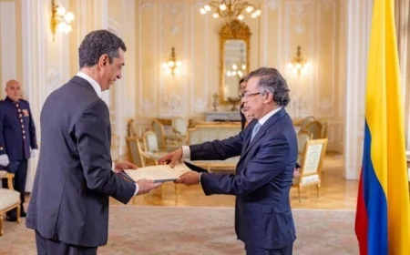 سفير مصر في كولومبيا يقدم أوراق اعتماده لرئيس الجمهورية مع صور حصرية