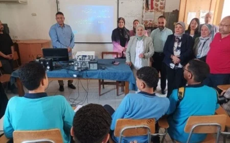 مدير تعليم القاهرة يواصل جولات متابعة انتظام الدراسة ويقدم الدعم لطلاب الشهادة الإعدادية بالمجموعات المجانية