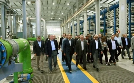 رئيس الوزراء يقوم بجولة تفقدية في محطة تحلية مياه البحر بالعريش لتعزيز موارد المياه