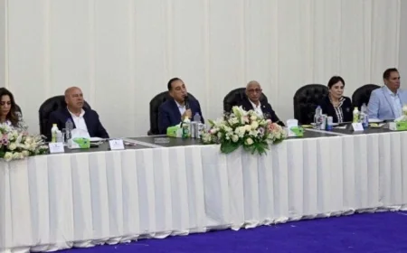 رئيس الوزراء يلتقي بأعضاء مجلس النواب وكبار مشايخ وعواقل سيناء لتعزيز التعاون والتنمية