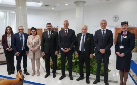مصر للطيران تعزز التعاون مع نقابة المهن التمثيلية من خلال استقبال وفد رسمي