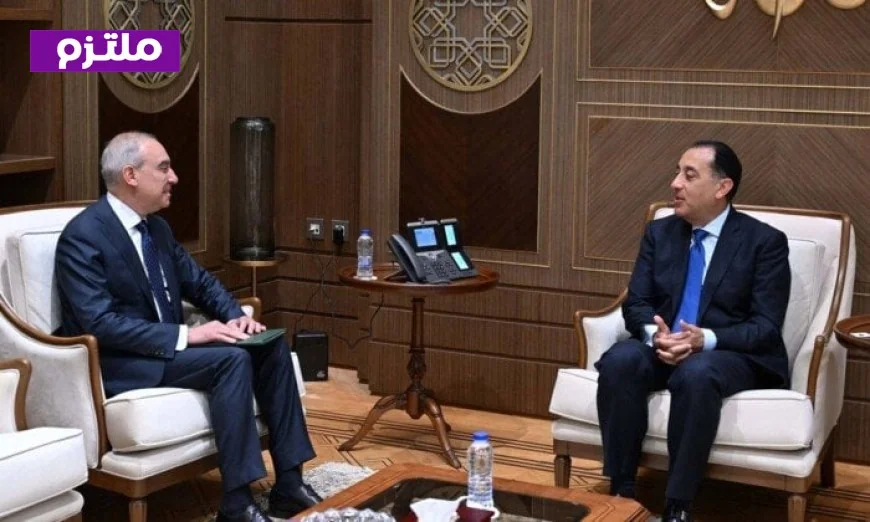 اجتماع رئيس الوزراء مع السفير علاء يوسف يكشف الحقائق ويضيء الرأي العام حول هيئة الاستعلامات