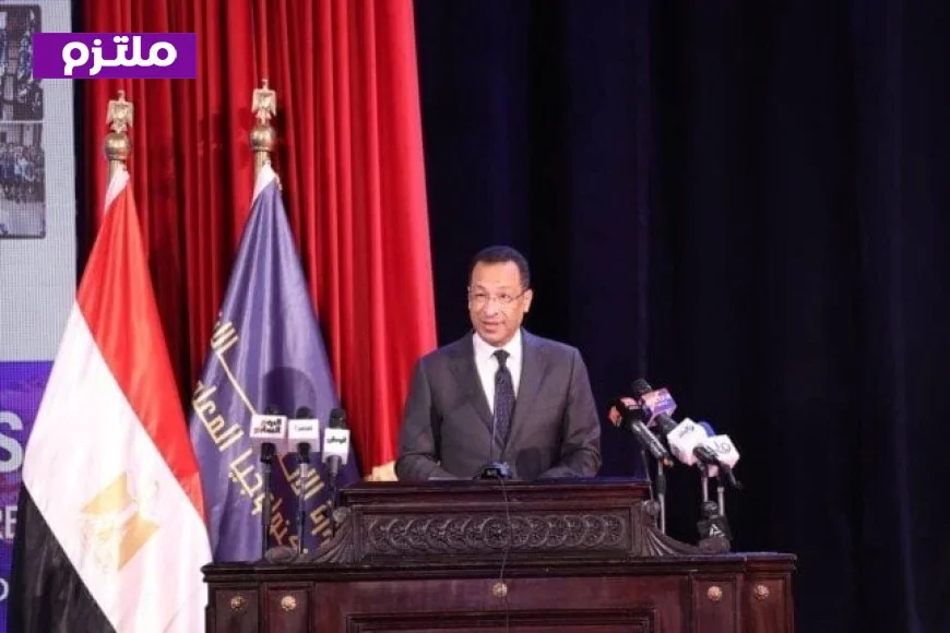 وزير الاتصالات يعلن عن توفير فرص عمل لآلاف المتدربين على منصات العمل الحر في أجيال مصر الرقمية