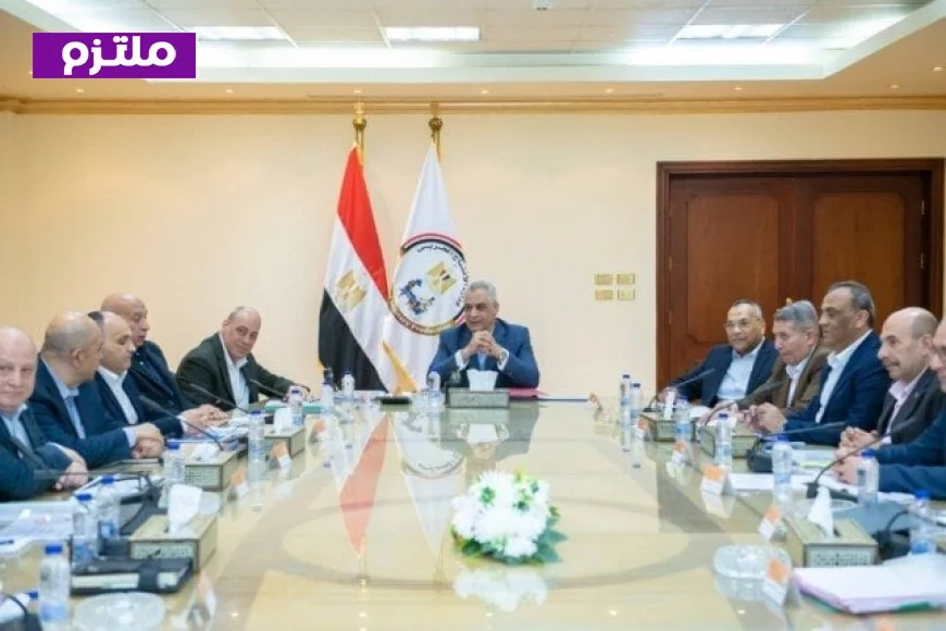 وزير الإنتاج الحربي يدعو لتطبيق إجراءات فعالة لترشيد استهلاك الكهرباء