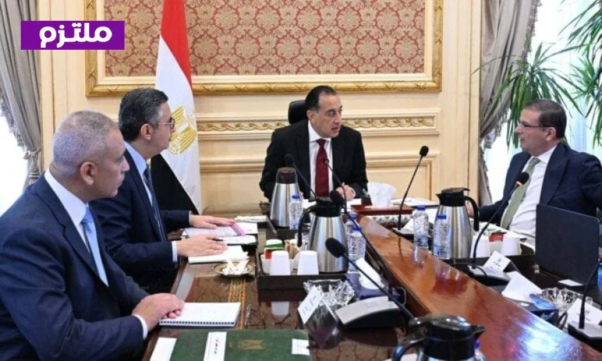 رئيس الوزراء يراقب وفرة السلع الاستراتيجية في الأسواق واستعدادات موسم حصاد القمح