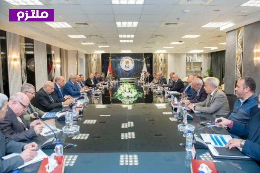 وزير الإنتاج الحربي ومحافظ القاهرة يتناولان أحدث مستجدات التعاون في النقل الأخضر