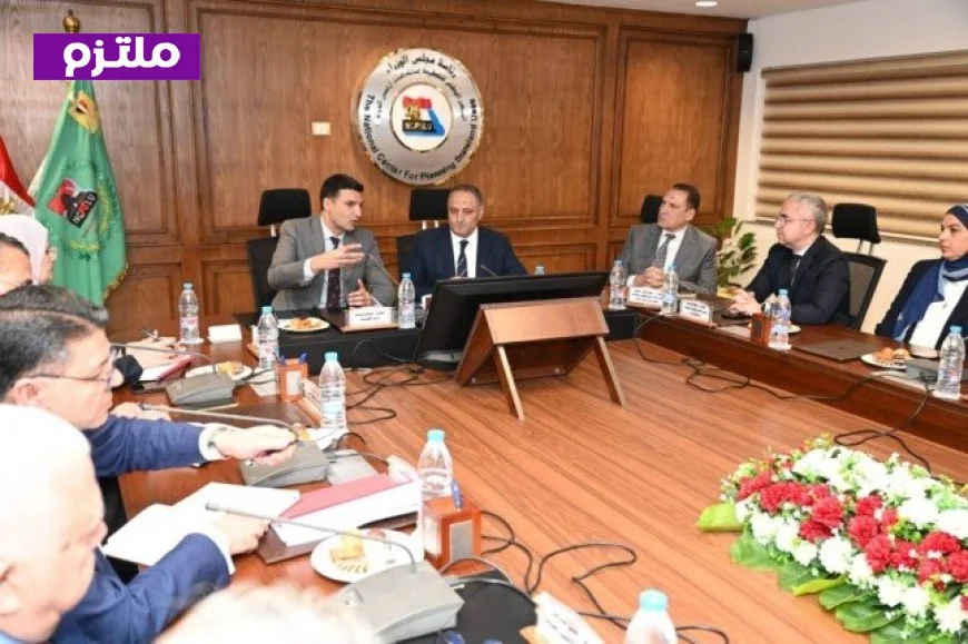 وزير الصناعة يشدد على ضرورة التحول الرقمي الكامل في خدمات المستثمرين لتعزيز النمو الاقتصادي