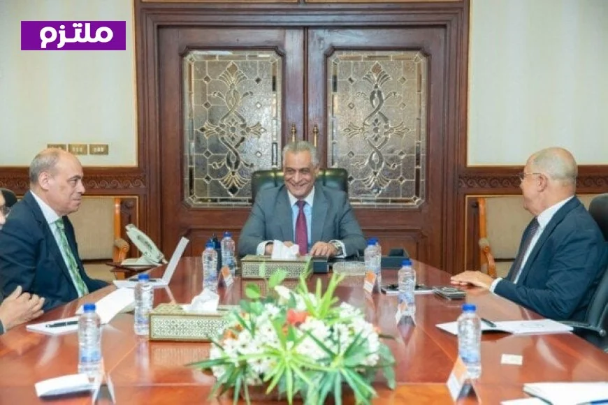 وزير الدولة للإنتاج الحربي يناقش مع رئيس اتحاد الصناعات سبل تعزيز التصنيع المحلي