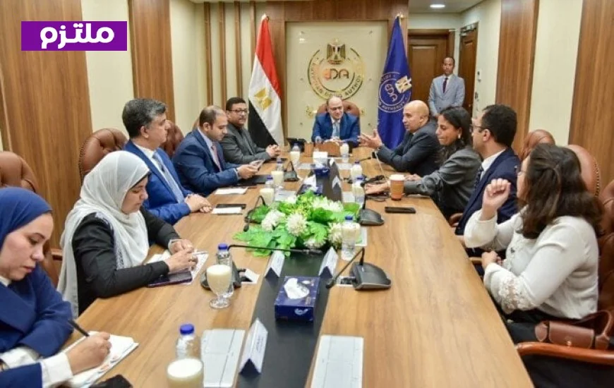 رئيس هيئة الدواء يناقش فرص تعزيز الاستثمار في مستحضرات التجميل مع شركة لوريال