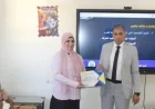 مدير تعليم الجيزة يكرم عامل خدمات بعد تحويل حديقة المدرسة إلى لوحة فنية في إدارة أبو النمرس