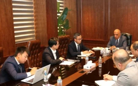 وزير الكهرباء يؤكد على أهمية توطين الصناعات المرتبطة بالطاقة المتجددة في الدولة