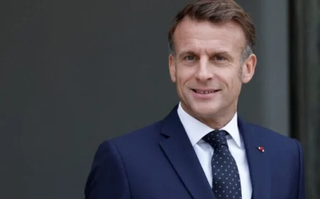 الرئيس الفرنسي يصل إلى المقر الجديد لجامعة سنجور في برج العرب الجديدة لتعزيز التعاون الأكاديمي