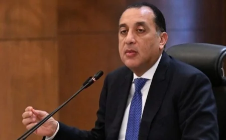 رئيس الوزراء يعود إلى القاهرة بعد المشاركة في حفل تنصيب الرئيس الجيبوتي
