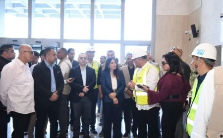 وزيرة الإسكان تراقب تطورات أبراج الداون تاون والحي اللاتيني في مدينة العلمين الجديدة