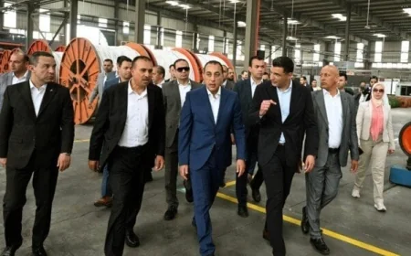 رئيس الوزراء يؤكد التزام الحكومة بدعم القطاع الصناعي وتعزيز بيئة الاستثمار وزيادة الإنتاج