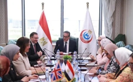 وزير الصحة يلتقي بالسفير البريطاني لتعزيز التعاون في المجالات الطبية