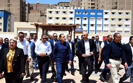 مدبولي يجري حوارًا مع طلاب مجمع بولاق الدكرور التعليمي حول منصة كيريو الجديدة