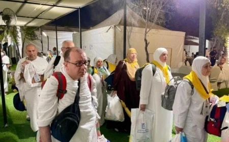 حجاج الجمعيات الأهلية يتوجهون من عرفات إلى مزدلفة للاستعداد لرمي الجمرات في منى