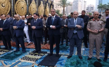 الملايين يحتفلون بعيد الأضحى في المساجد والساحات والمحافظون يثنون على جهود التنظيم (صور)