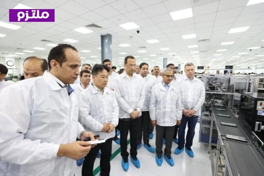 وزير الاتصالات يزور مصنع سامسونج للهواتف ببني سويف ويعلن عن 1500 فرصة عمل جديدة