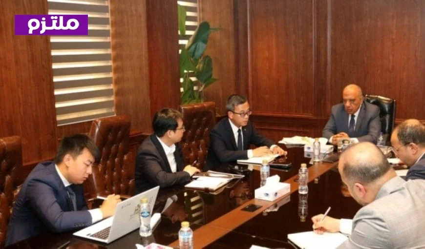 وزير الكهرباء يؤكد على أهمية توطين الصناعات المرتبطة بالطاقة المتجددة في الدولة