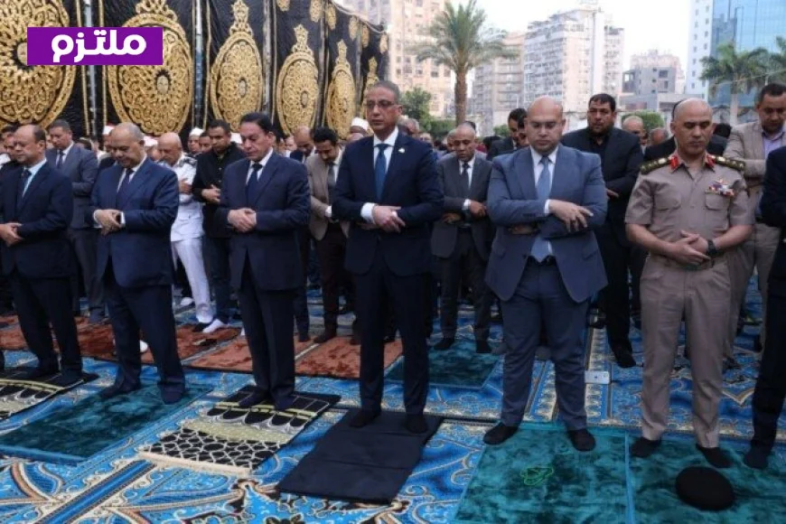 الملايين يحتفلون بعيد الأضحى في المساجد والساحات والمحافظون يثنون على جهود التنظيم (صور)