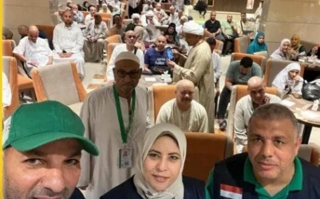 وزيرة التضامن تتابع عودة حجاج الجمعيات الأهلية من الأراضي المقدسة إلى الوطن