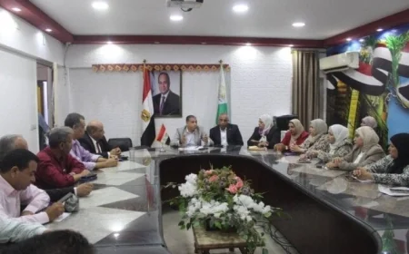 مدير تعليم الجيزة يقود غرفة العمليات لمراقبة امتحانات الشهادة الإعدادية لعام 2025-2026
