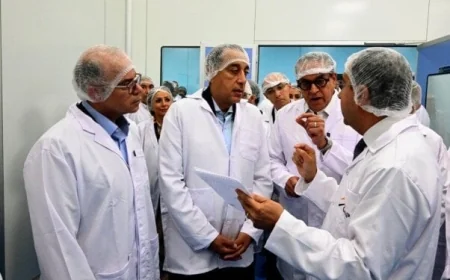 رئيس الوزراء يتفقد مصنع جلوبال أدفانسد للأدوية الذي يصدر لأكثر من 40 دولة بعائدات تصل إلى 10 ملايين دولار