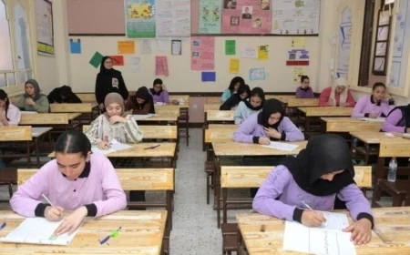 طلاب الشهادة الإعدادية في القاهرة والجيزة يبدأون امتحانات الدراسات والجبر لعام 2026
