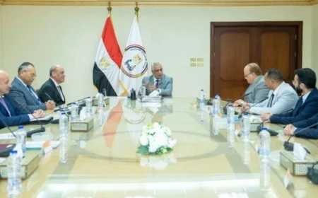 لقاء وزير الإنتاج الحربي مع طلاب هندسة الإسكندرية دعم الأفكار البحثية ومناقشة مستقبل الابتكار