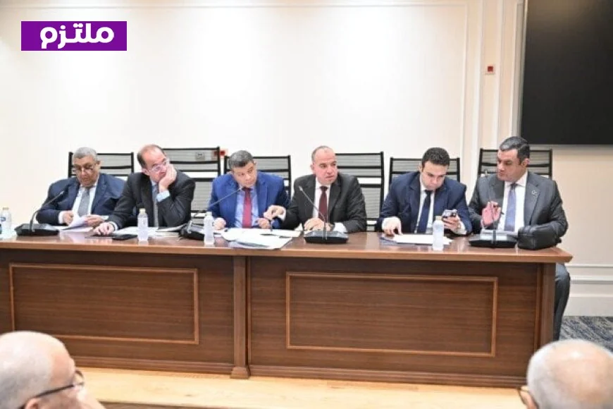 كجوك ورئيس لجنة النواب يؤكدان عدم صحة فرض رسوم جديدة على مغادرة الدولة