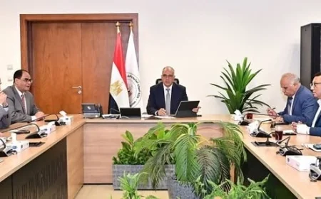 وزير الري يستعرض آخر التطورات في المشروع الوطني لضبط نهر النيل