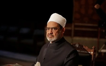 شيخ الأزهر يقدم تعازيه لأمير قطر في وفاة والده الشيخ حمد بن خليفة آل ثاني
