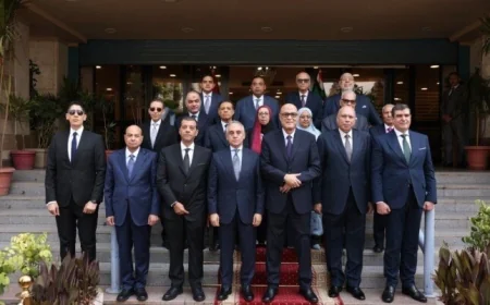وزير العدل يهنئ رئيس قضايا الدولة بمناسبة توليه منصب جديد