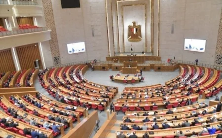 موقف طريف في مجلس النواب نائب يروي كيف فقد أوراق تعديلاته بعد ذهابه لتناول الشراب