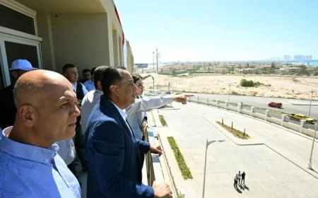رئيس الوزراء يزور مشروع مارينا 8 ويطلع على تقدم الأعمال في قرية مارينا السياحية