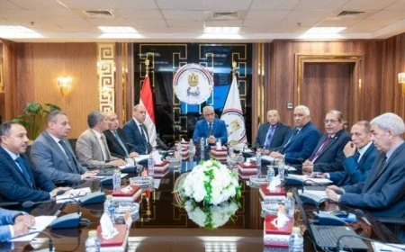 وزير الإنتاج الحربي يعزز تطوير شركات الذخائر ويؤكد أهمية تعميق التصنيع المحلي
