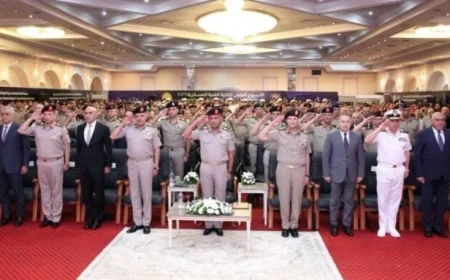 وزير الدفاع يشارك في اليوم العلمي المميز للكلية الفنية العسكرية