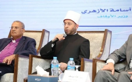 وزير الأوقاف يؤكد أهمية الأسرة في بناء الإنسان ويشير إلى خطر إدمان الأطفال على الأجهزة الذكية