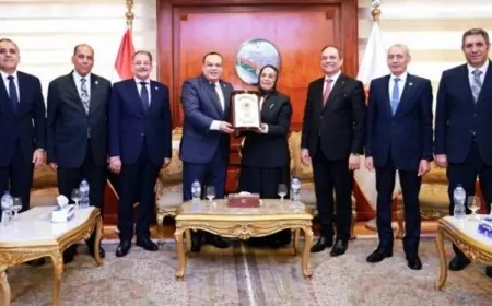 المستشار حازم بدوي يقدم التهاني لرئيسة النيابة الإدارية بمناسبة توليها المنصب الجديد