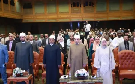 فلسطين تتصدر المشهد في حفل جوائز مئذنة الشعر العربي بمشاركة مركز تطوير طلاب الأزهر الوافدين والأجانب صور