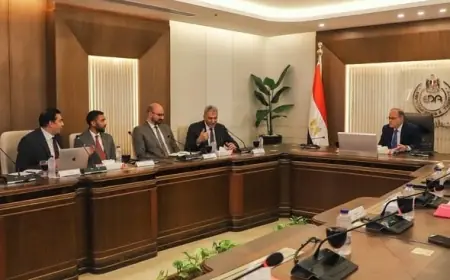 هيئة الدواء تعزز التعاون مع HVD لتحسين المستلزمات الطبية في البلاد