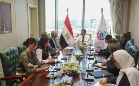 وزير الصحة يناقش مع تكنويف وميدبوت تطوير استخدام تقنية الروبوت الجراحي